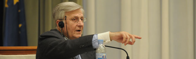 Jean-Claude Trichet, presidente del BCE, ayer durante una conferencia en el Banco de Espaa | Rafa Martn