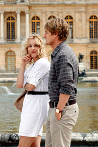 Rachel McAdams y Owen Wilson en una escena de la pelcula 'Midnight in Paris'./Efe