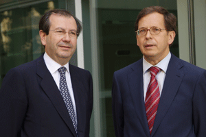 Fernando Vives (izq.) y Ricardo Gmez-Barreda (dcha.) hasta ahora socios codirectores ocuparn los cargos de socio director nico y de 'senior partner' respectivamente.
