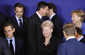 El presidente del Gobierno español, José Luis Rodríguez Zapatero, el primer ministro de Eslovenia, Borut Pahor, el primer ministro portugués, Pedro Passos Coelho, la canciller alemana, Angela Merkel, entre otros.