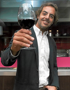 Borja Domnguez fund, junto con su hermano Alfonso, los restaurantes Wogaboo.