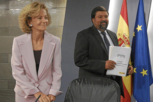 Los ministros de Economía, Elena Salgado, y Justicia, Francisco Caamaño.