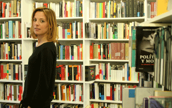 Patrycia Centeno, autora de 'Poltica y moda' (Pennsula).