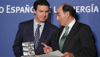 El ministro de Industria, Jos Manuel Soria, y el presidente de Iberdrola, Ignacio Snchez Galn.