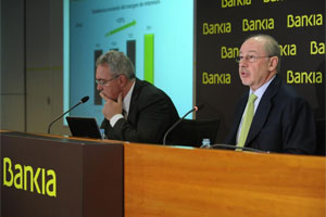 Francisco Verd acompaa a Rodrigo Rato en una presentacin cuando el exdirector del FMI presida Bankia | Foto: Rafa Martn/EXPANSIN