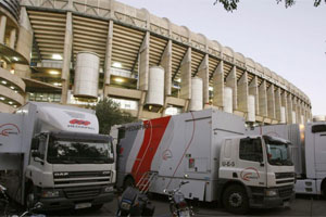 Una unidad mvil de Mediapro delante del estadio Santiago Bernabu