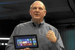 Steve Ballmer presentando el Surface de Microsoft