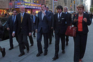 Rajoy, fumando un puro en Nueva York | Foto Jonan Basterra