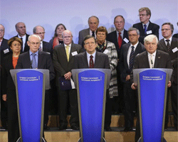 l presidente del Consejo Europeo Herman Van Rompuy, el presidente de la Comisin Europea Jos Manuel Durao Barroso y el vicepresidente del Parlamento Europeo Laszlo Surjan