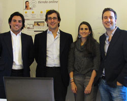 Jos Manuel Cartes (primero por la izquierda) junto a sus socios de Tiendalista.com.