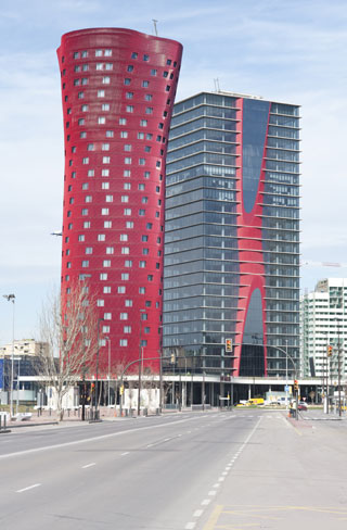Hotel Porta Fira de Barcelona, una de las obras de Toyo Ito en Espaa.