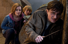 HARRY POTTER La productora Warner en Espaa y la autora J. K. Rowling exigieron a la editorial Ediciones B que no reeditara ms el libro La gua secreta de Harry Potter al vulnerar la propiedad intelectual. Se lleg a un acuerdo.