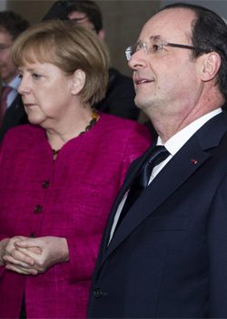 La canciller alemana, Angela Merkel, junto al presidente francs, Franois Hollande, hoy en Pars.