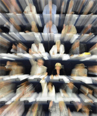 Los europarlamentarios votan durante una sesin plenaria del Parlamento Europeo