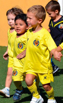 El Villarreal C.F. es el club que antes empieza a preparar a los nios, con la escuela de psicomotricidad especfica para ftbol desde los 3 aos.