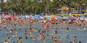 Los turistas que vienen a Espaa gastan un 6% ms en un 2013 de rcord