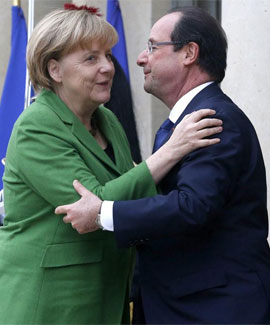 Hollande recibe a Merkel a su llegada a Pars para la cumbre sobre el empleo