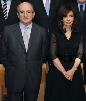 El presidente de Repsol, Antonio Brufau, y la presidenta argentina, Cristina Fernndez de Kirchner.