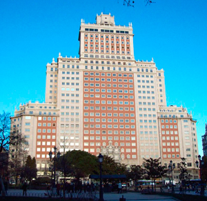 Madrid confirma el cierre de la venta del Edificio Espaa al empresario chino Wang Jianli