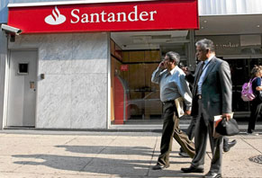 El regulador britnico multa con 15 millones a Santander UK por mal asesoramiento a clientes
