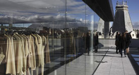 Detalle del edificio del nmero 23 de la calle Serrano de Madrid que acoge la dcimotercera tienda emblemtica o 'flagship store' de la marca Zara