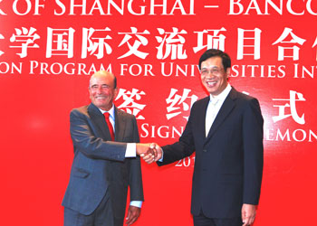Emilio Botn y Fan Yifei, durante la reunin de hoy en China