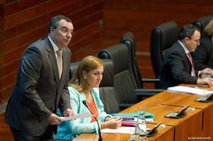Portavoz del Prex-Crex Damin Beneito, durante su intervencin en el Parlamento.