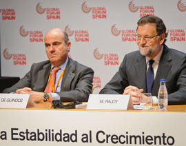 El presidente del Gobierno, Mariano Rajoy, y el Ministro de Economa, Luis de Guindos