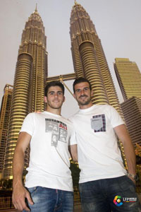 Dos jugadores del Sevilla en Kuala Lumpur/ cortesa de LFP