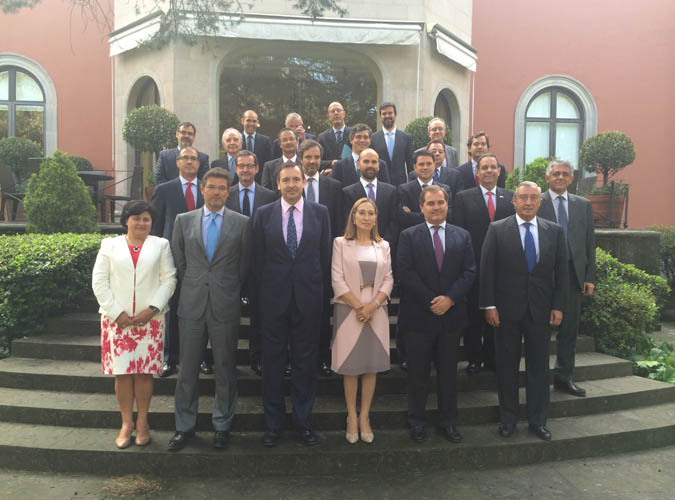 La ministra de Fomento, Ana Pastor, con los representantes de las empresas espaolas en Mxico