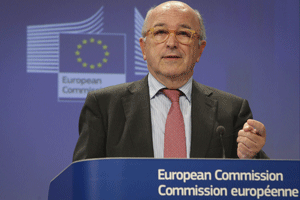 Almunia cree que la Unin Europea est "cerca del precipicio de una nueva recesin"