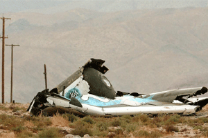Restos de la nave espacial Spaceship Two de Virgin Galactic, que se estrell en el Desierto de Mojave (EEUU).
