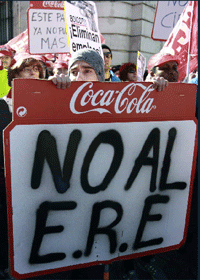 La embotelladora de Coca-Cola, obligada a readmitir ya a 351 despedidos