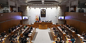 Las Cortes rechazan devolver la extra de 2012 a los funcionarios aragoneses