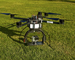 Una empresa extremea vuela drones en el centro avanzado aeroespacial