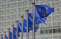 Hacienda firma hoy un acuerdo con Bruselas para movilizar 5.300 millones para pymes espaolas