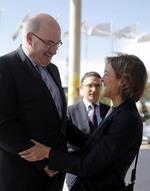 Tejerina, con el comisario europeo Phil Hogan, en Valencia.
