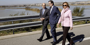 Rajoy afirma que sern "rpidos y flexibles" para resolver los problemas de la riada del Ebro